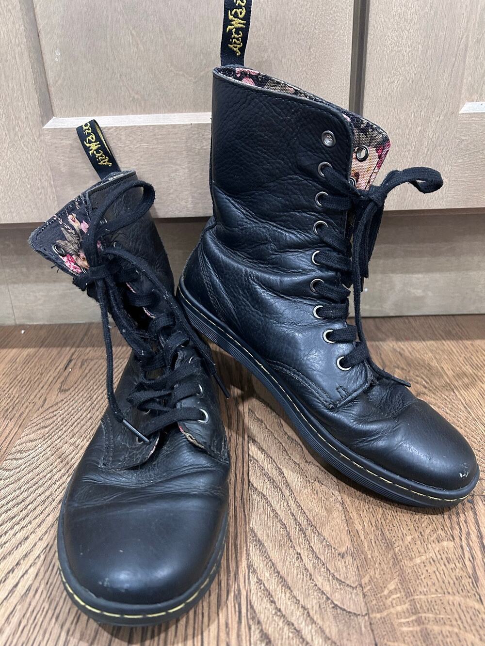 Dr. Martens Stratford Black Leather Floral Lined Fold Down Combat Boots Womens 8